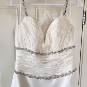 Elegant PolyesterJewel Studded Ivory Wedding Dress